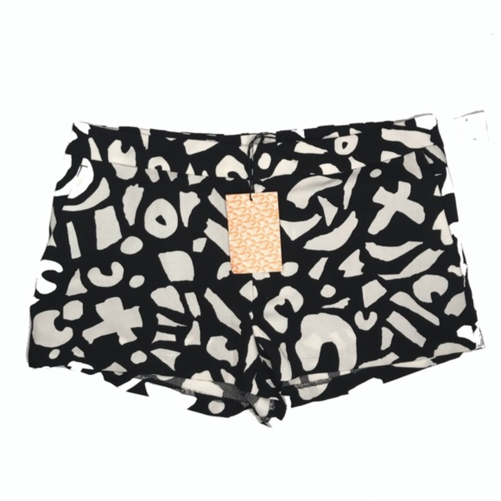 Alice & UO | NWT geometric print shorts
